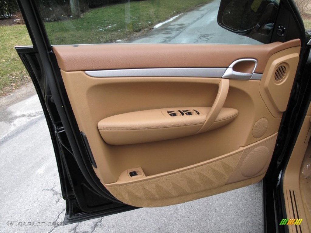 2010 Porsche Cayenne Tiptronic Havanna/Sand Beige Door Panel Photo #76463141