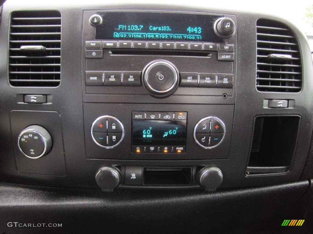 2007 GMC Sierra 1500 SLE Crew Cab 4x4 Audio System Photo #76463210