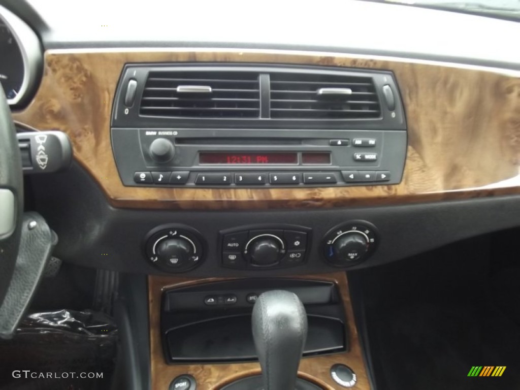 2005 BMW Z4 2.5i Roadster Controls Photo #76465823