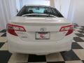 Super White - Camry SE Photo No. 18
