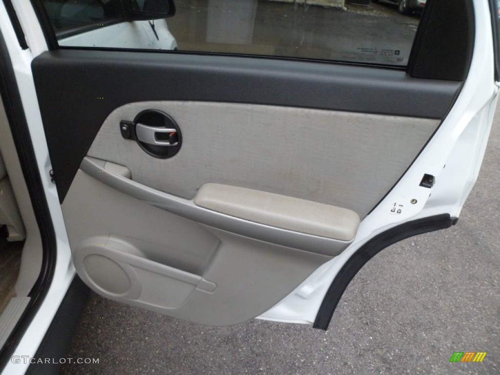 2005 Chevrolet Equinox LS Light Gray Door Panel Photo #76468431