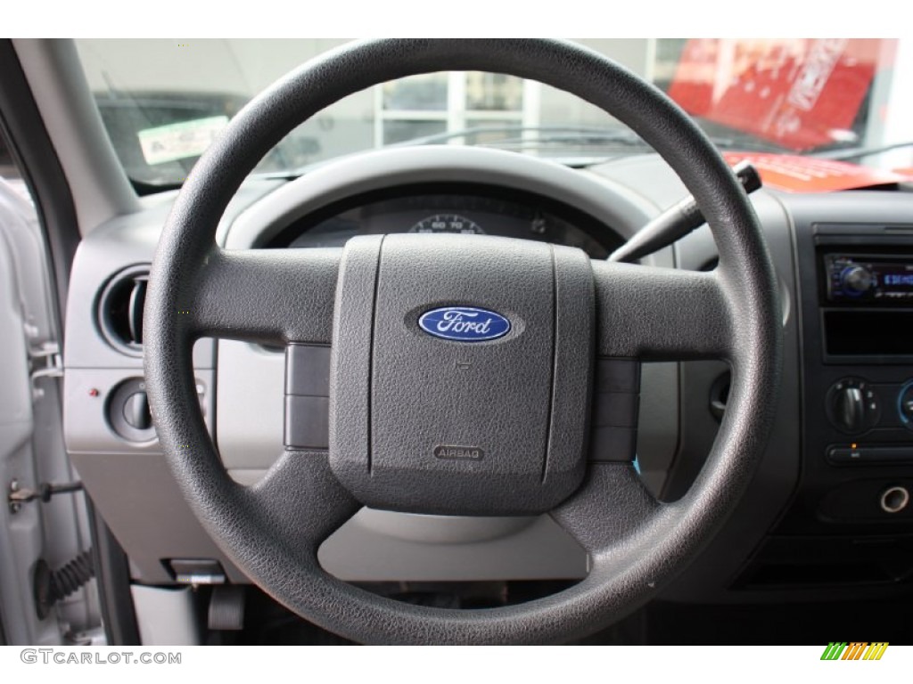 2005 F150 XL Regular Cab - Silver Metallic / Medium Flint Grey photo #20