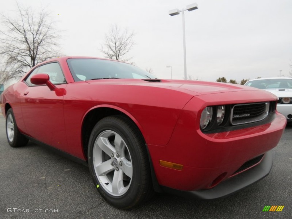 2013 Challenger SXT - Redline 3-Coat Pearl / Dark Slate Gray photo #4