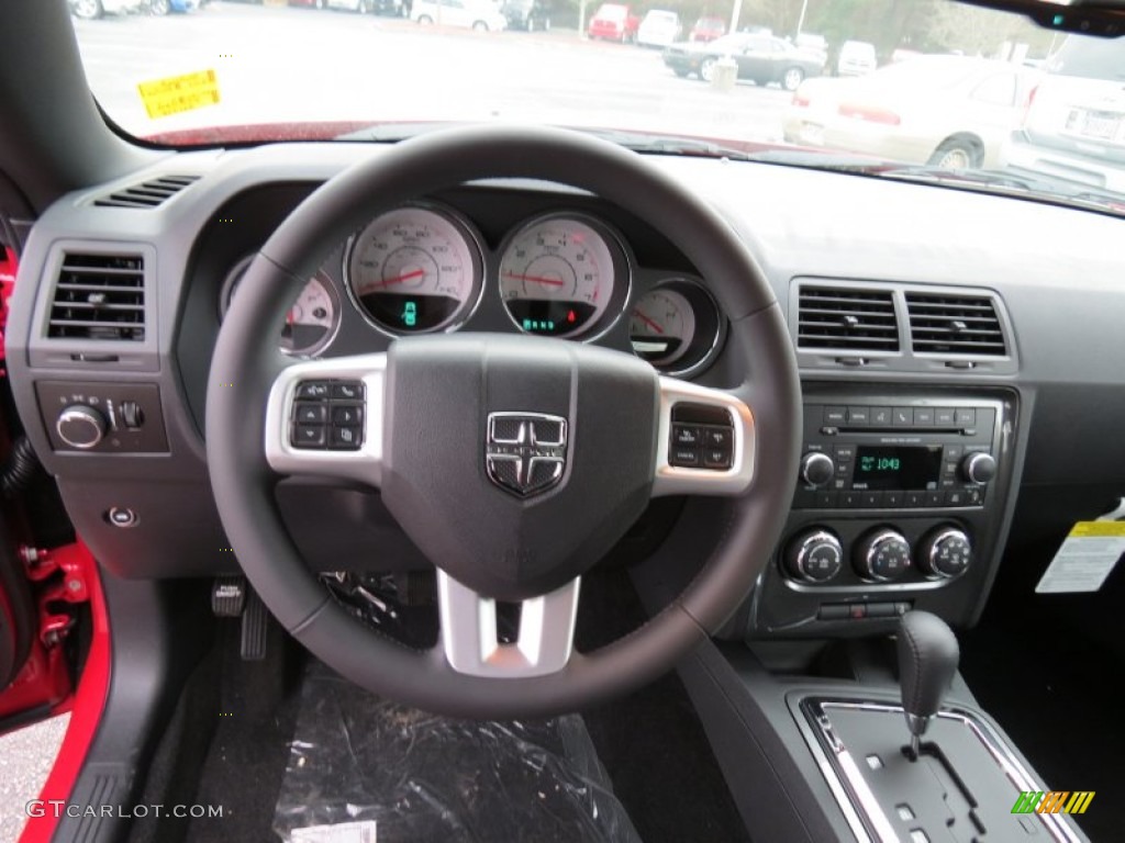 2013 Challenger SXT - Redline 3-Coat Pearl / Dark Slate Gray photo #7