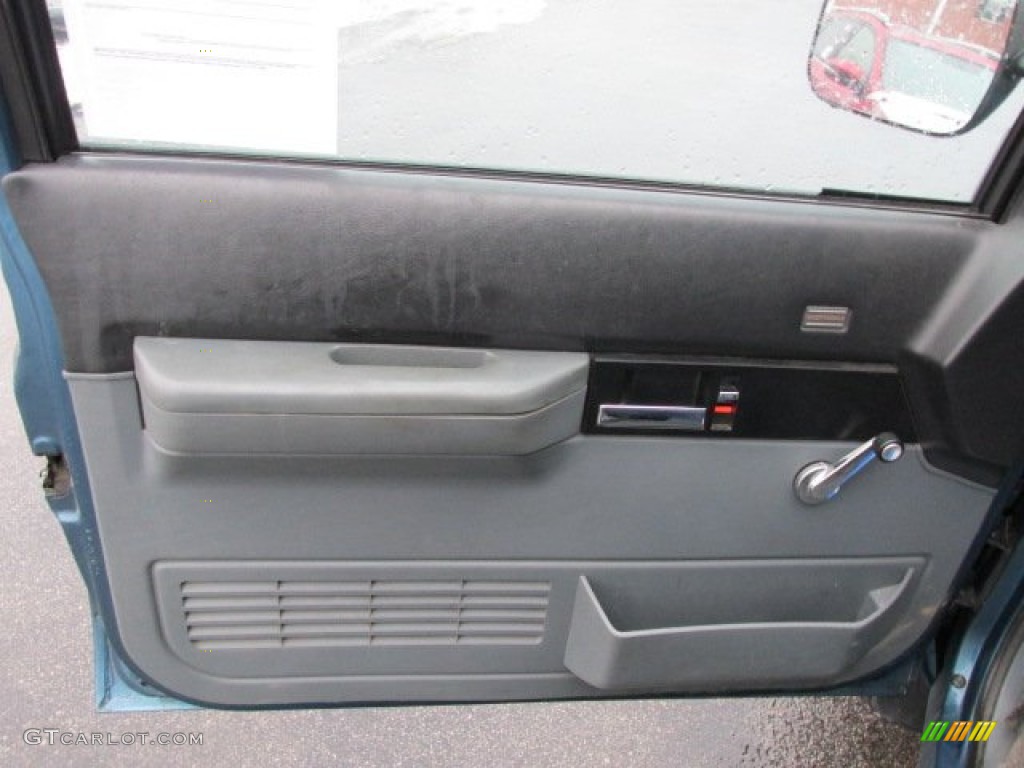 1990 Chevrolet C/K C1500 Scottsdale  Regular Cab Gray Door Panel Photo #76470690