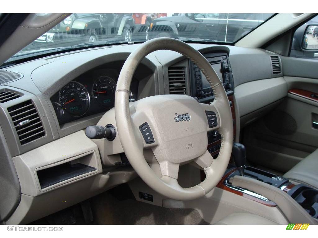 2005 Grand Cherokee Limited 4x4 - Deep Beryl Green Pearl / Khaki photo #12