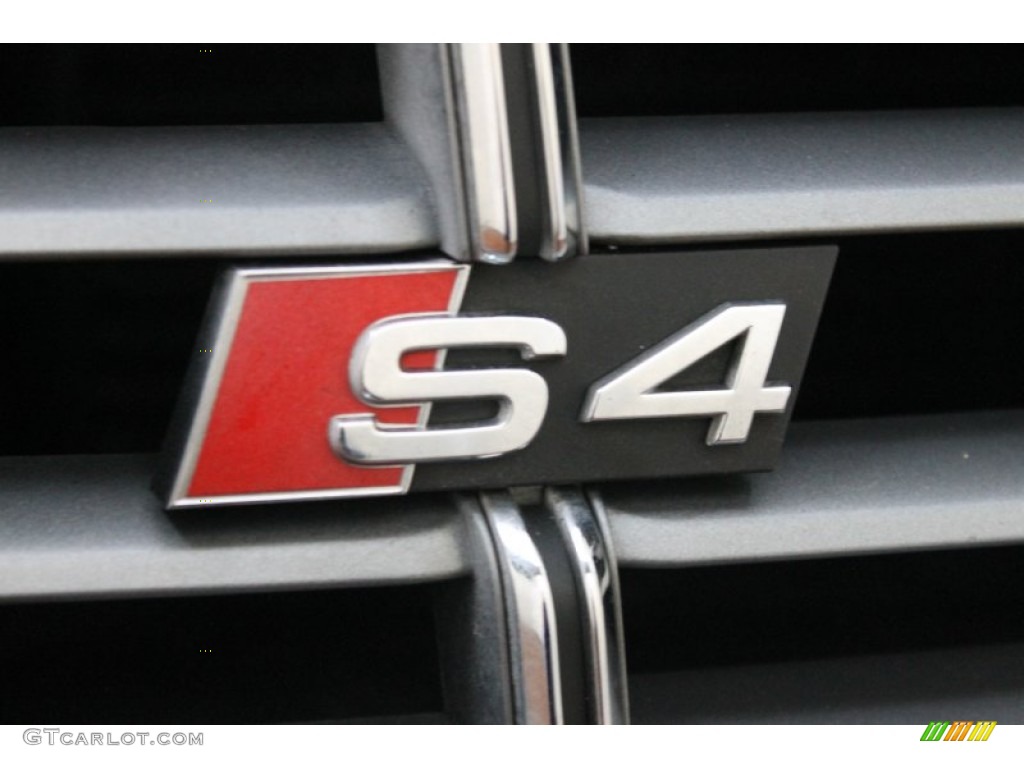 2010 Audi S4 3.0 quattro Sedan Marks and Logos Photos