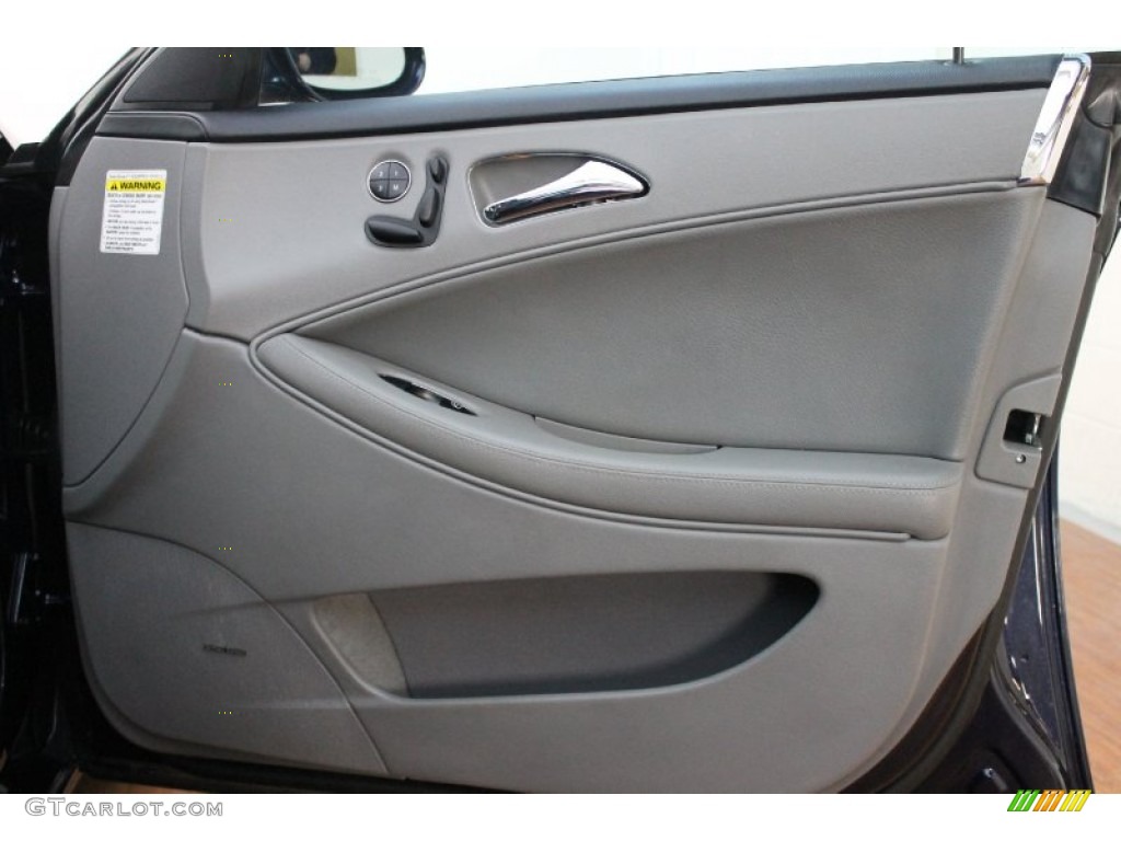 2006 Mercedes-Benz CLS 500 Ash Grey Door Panel Photo #76477781