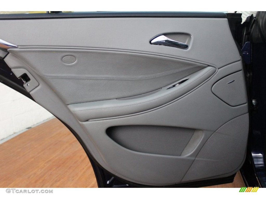 2006 Mercedes-Benz CLS 500 Ash Grey Door Panel Photo #76477796