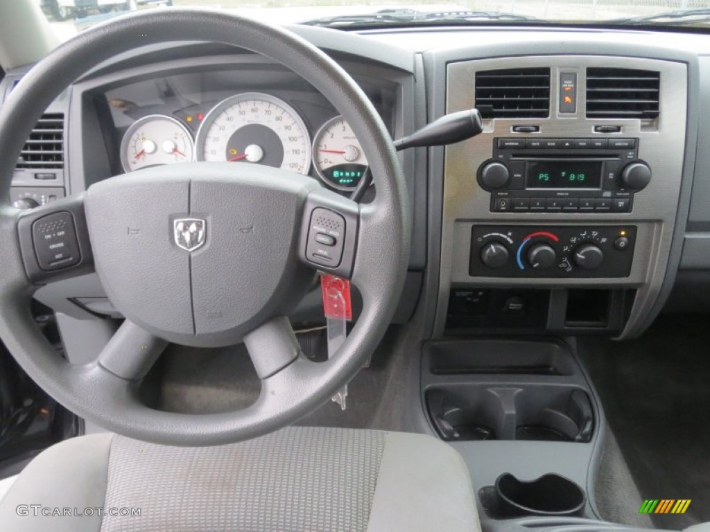 2007 Dodge Dakota SLT Club Cab Dashboard Photos