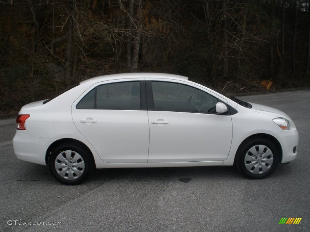 2012 Yaris Sedan - Super White / Dark Gray photo #2