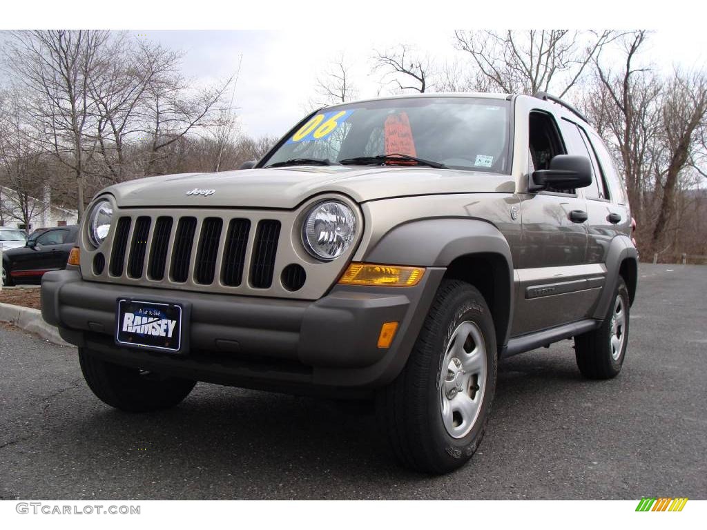 2006 Liberty Sport 4x4 - Light Khaki Metallic / Khaki photo #1