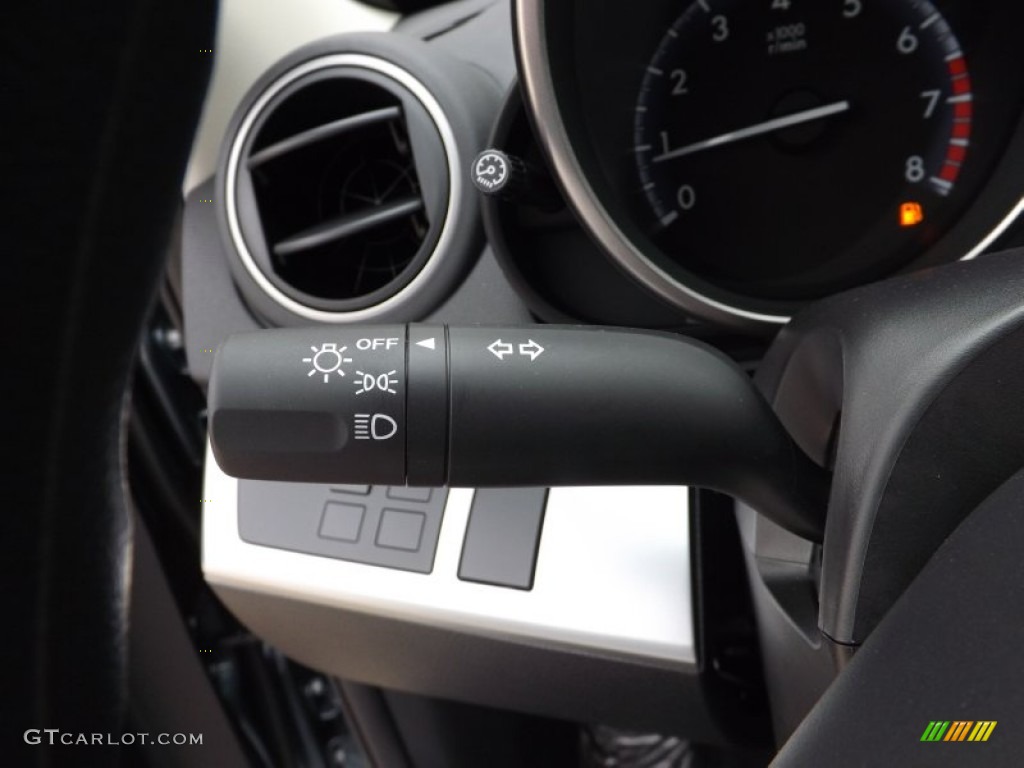 2013 Mazda MAZDA3 i SV 4 Door Controls Photo #76481222
