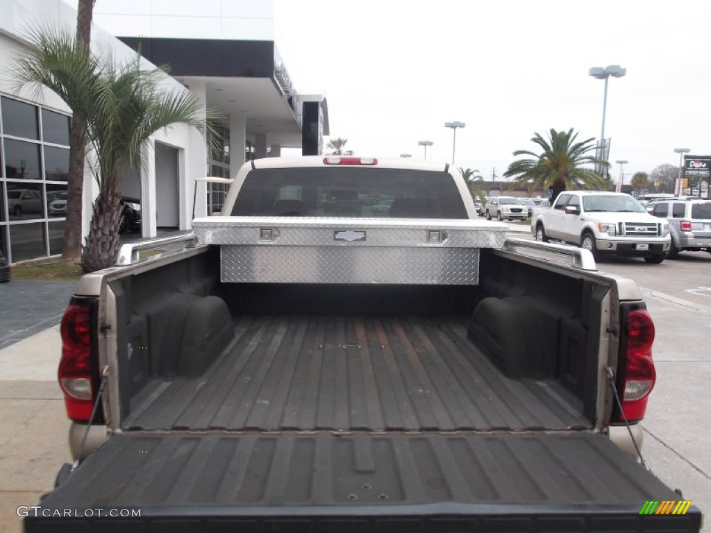 2004 Silverado 1500 LS Extended Cab - Sandstone Metallic / Tan photo #4