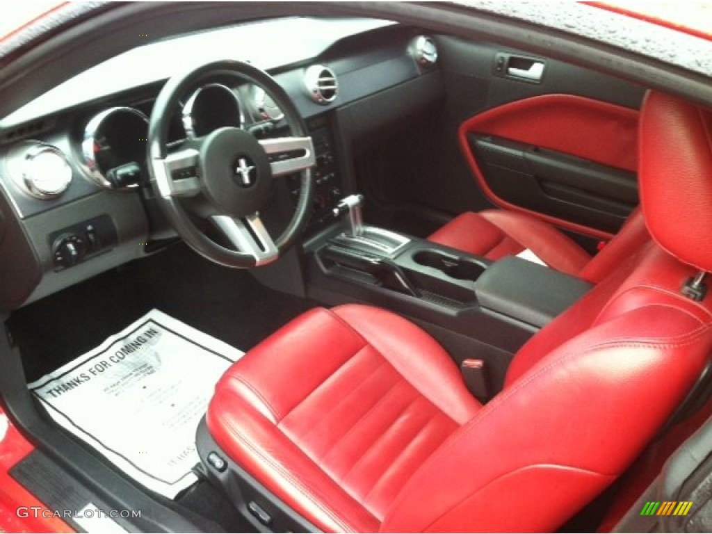Red/Dark Charcoal Interior 2006 Ford Mustang GT Premium Coupe Photo #76488068