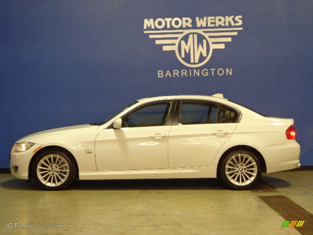 2010 3 Series 335i xDrive Sedan - Alpine White / Oyster/Black Dakota Leather photo #5