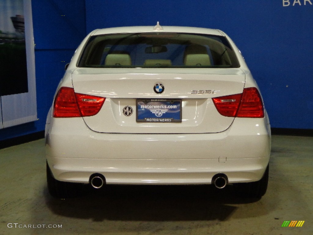 2010 3 Series 335i xDrive Sedan - Alpine White / Oyster/Black Dakota Leather photo #8