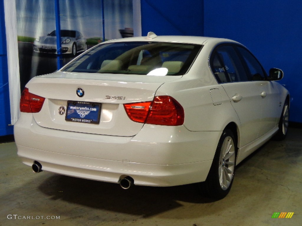 2010 3 Series 335i xDrive Sedan - Alpine White / Oyster/Black Dakota Leather photo #10