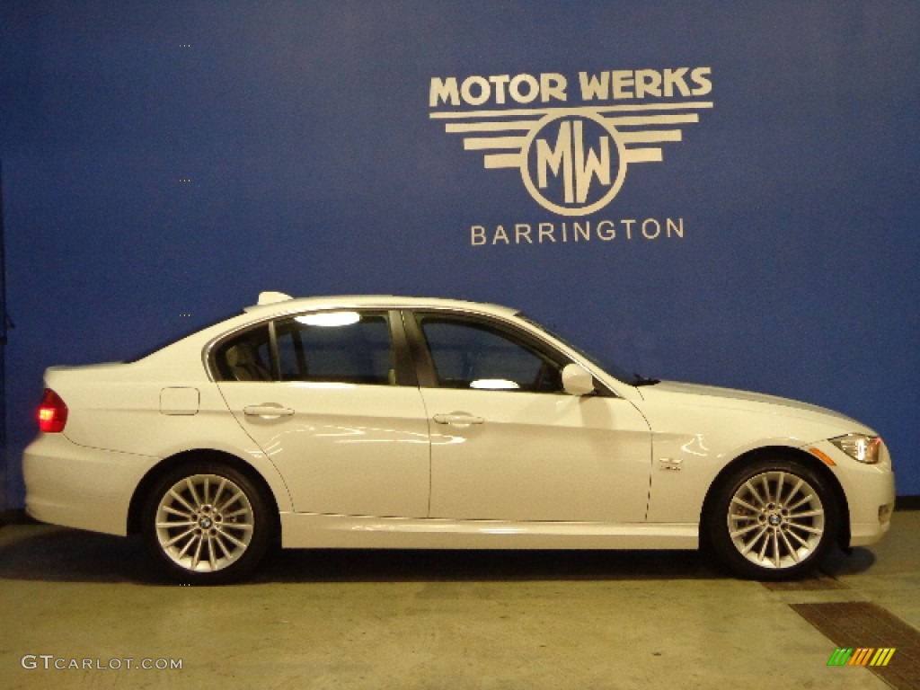 2010 3 Series 335i xDrive Sedan - Alpine White / Oyster/Black Dakota Leather photo #11