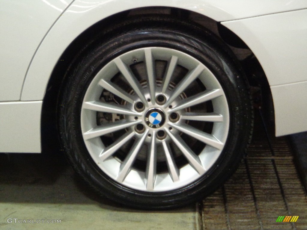 2010 3 Series 335i xDrive Sedan - Alpine White / Oyster/Black Dakota Leather photo #15