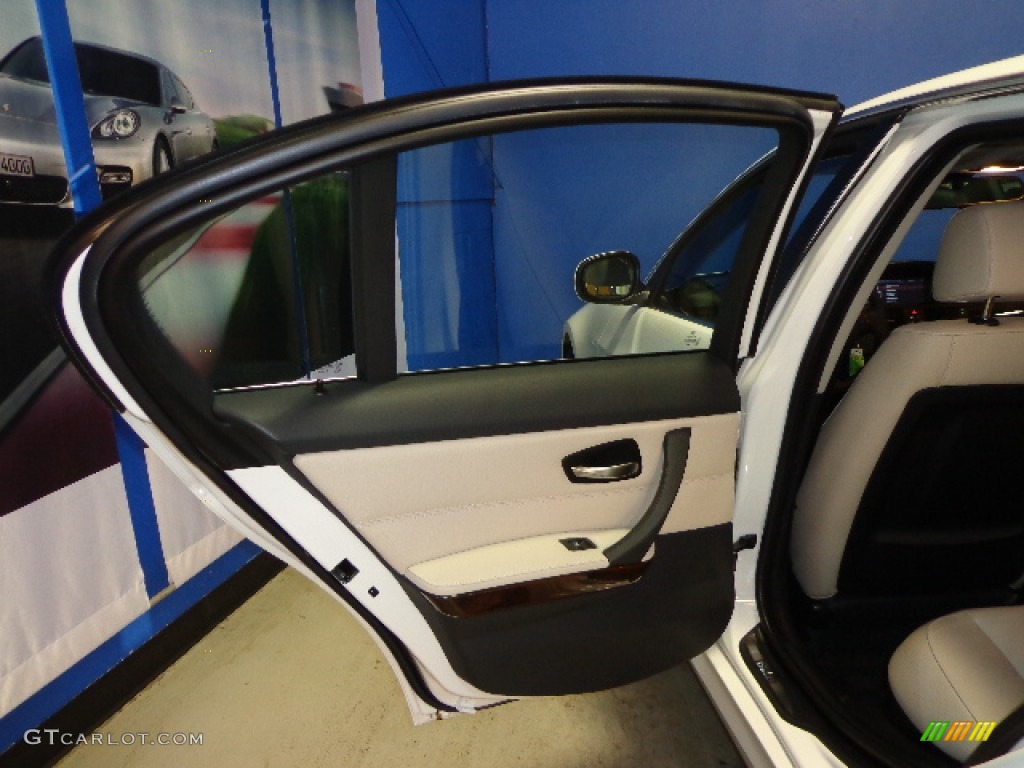 2010 3 Series 335i xDrive Sedan - Alpine White / Oyster/Black Dakota Leather photo #26