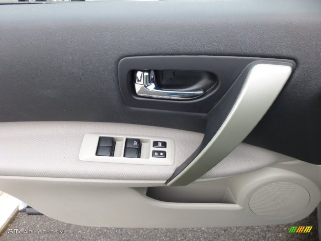 2011 Rogue SV AWD - Frosted Steel Metallic / Gray photo #17