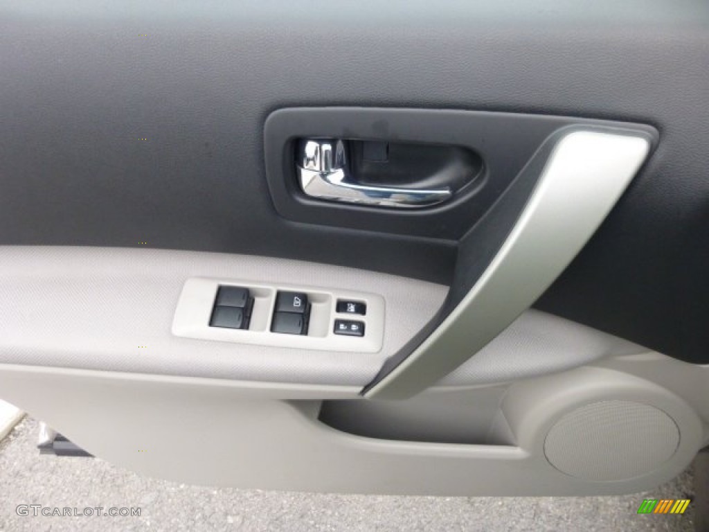2011 Rogue SV AWD - Gotham Gray Metallic / Gray photo #16