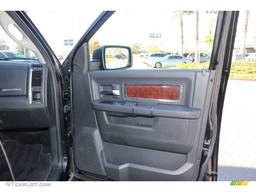 2011 Ram 1500 Laramie Crew Cab 4x4 - Brilliant Black Crystal Pearl / Dark Slate Gray photo #13