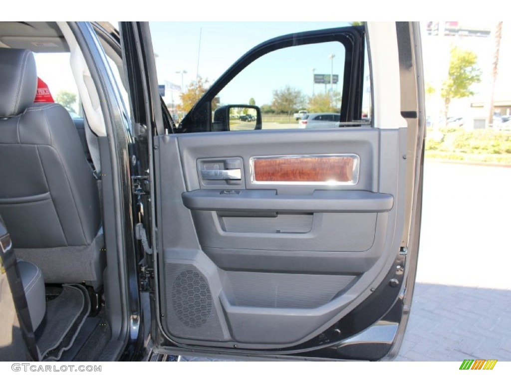 2011 Ram 1500 Laramie Crew Cab 4x4 - Brilliant Black Crystal Pearl / Dark Slate Gray photo #15