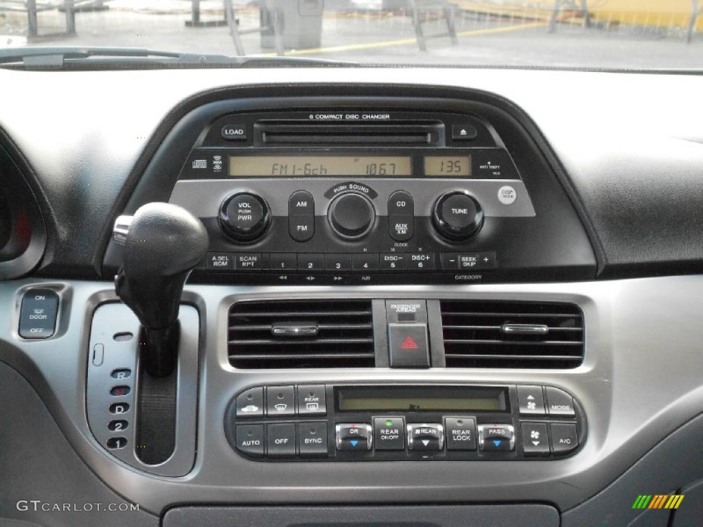 2007 Honda Odyssey EX Controls Photo #76501109