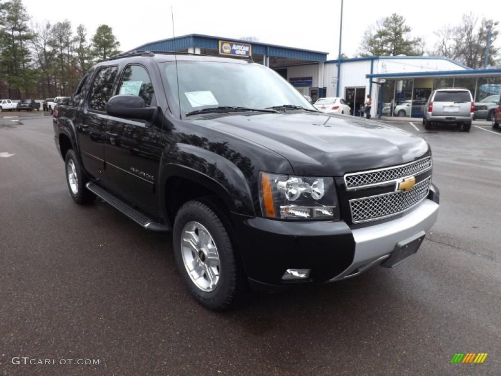 Black Chevrolet Avalanche