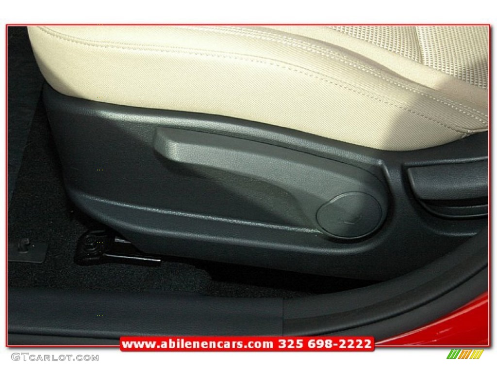 2013 Elantra GT - Volcanic Red / Beige photo #14