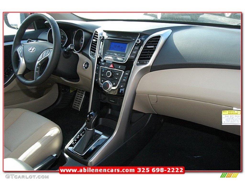 2013 Elantra GT - Volcanic Red / Beige photo #27