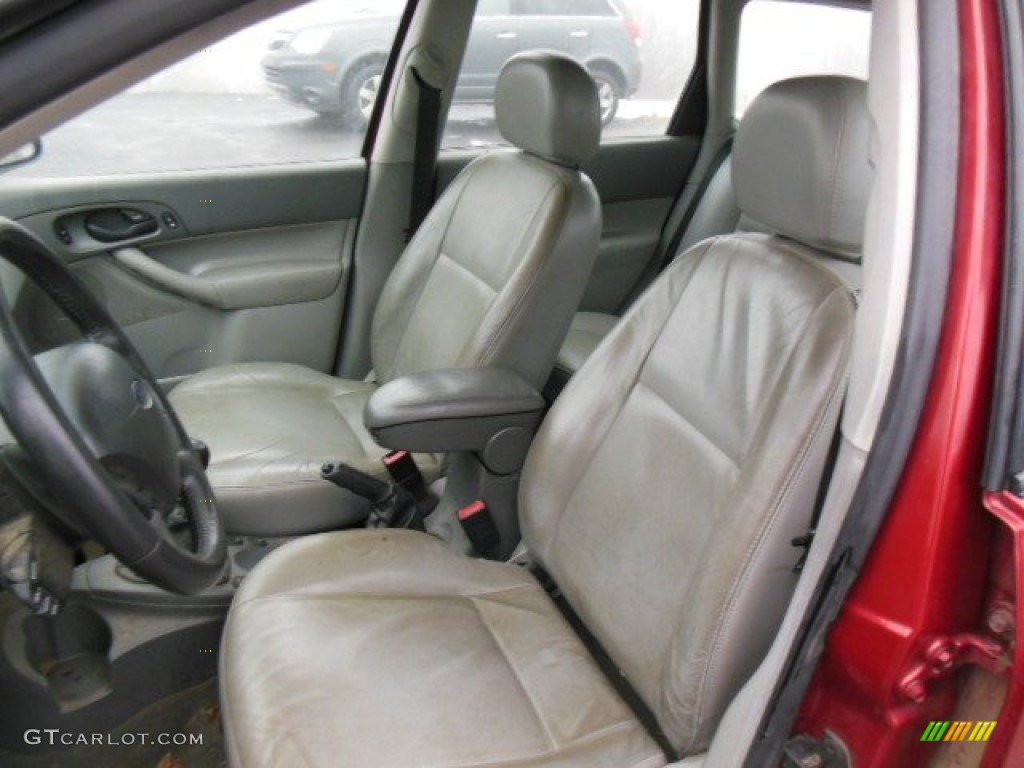 2005 Ford Focus ZXW SE Wagon Front Seat Photo #76511661