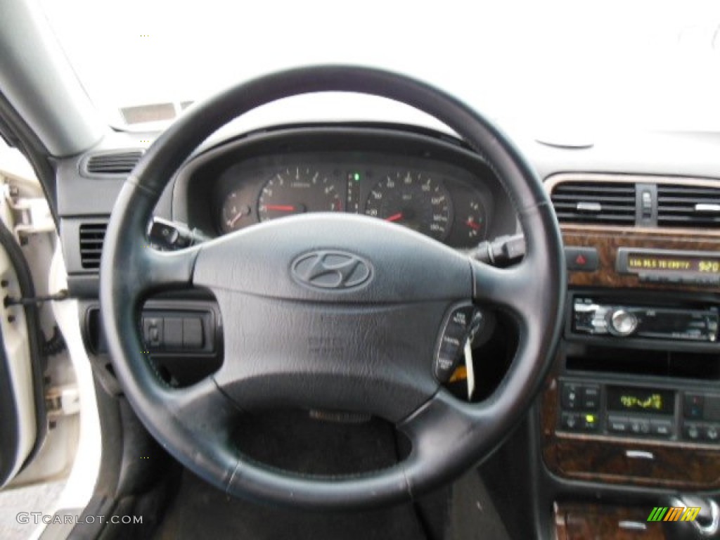 2001 XG300 Sedan - Nordic White / Black photo #13