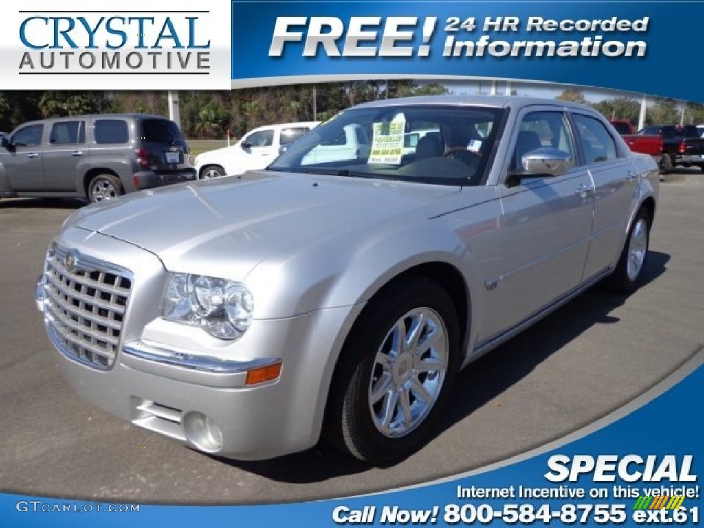 2005 300 C HEMI - Bright Silver Metallic / Dark Slate Gray/Light Graystone photo #1