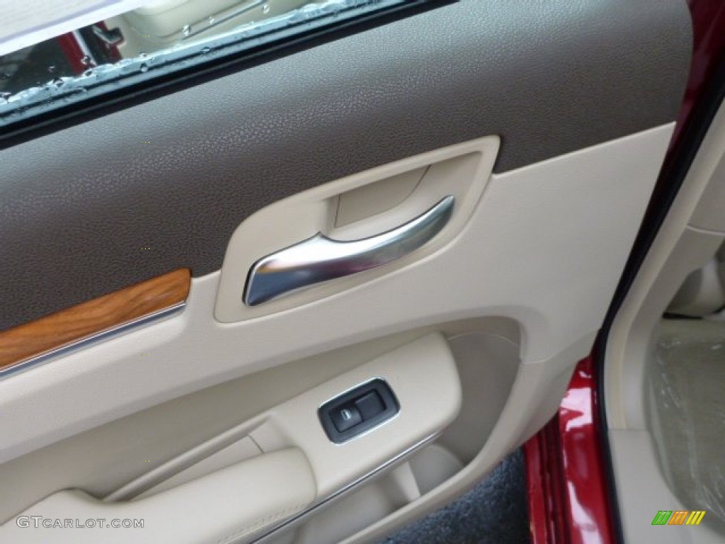 2013 Chrysler 300 C AWD Dark Frost Beige/Light Frost Beige Door Panel Photo #76516354