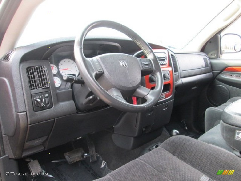 2005 Ram 1500 SLT Daytona Quad Cab 4x4 - Go ManGo! / Dark Slate Gray photo #12