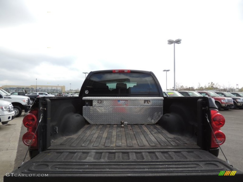 2007 Ram 2500 SLT Mega Cab 4x4 - Brilliant Black / Khaki photo #4