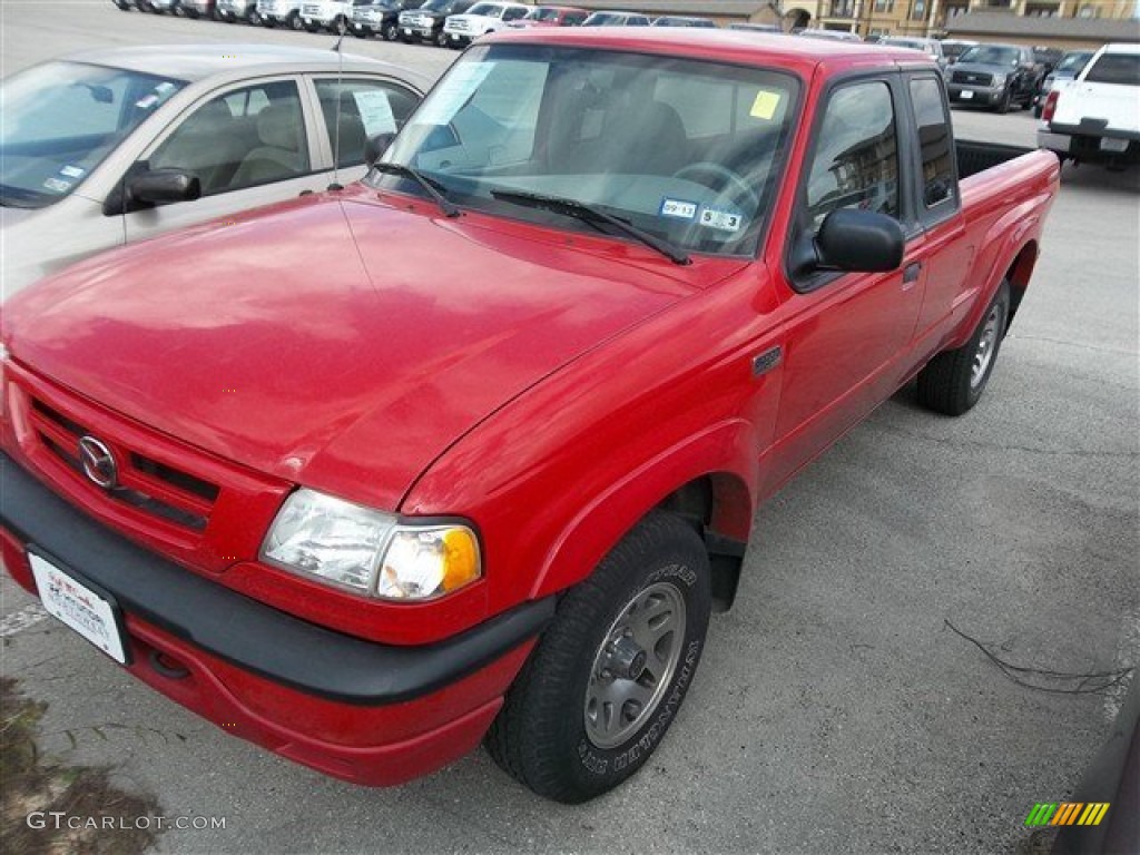 2001 B-Series Truck B3000 Dual Sport Cab Plus - Bright Red / Medium Graphite photo #1