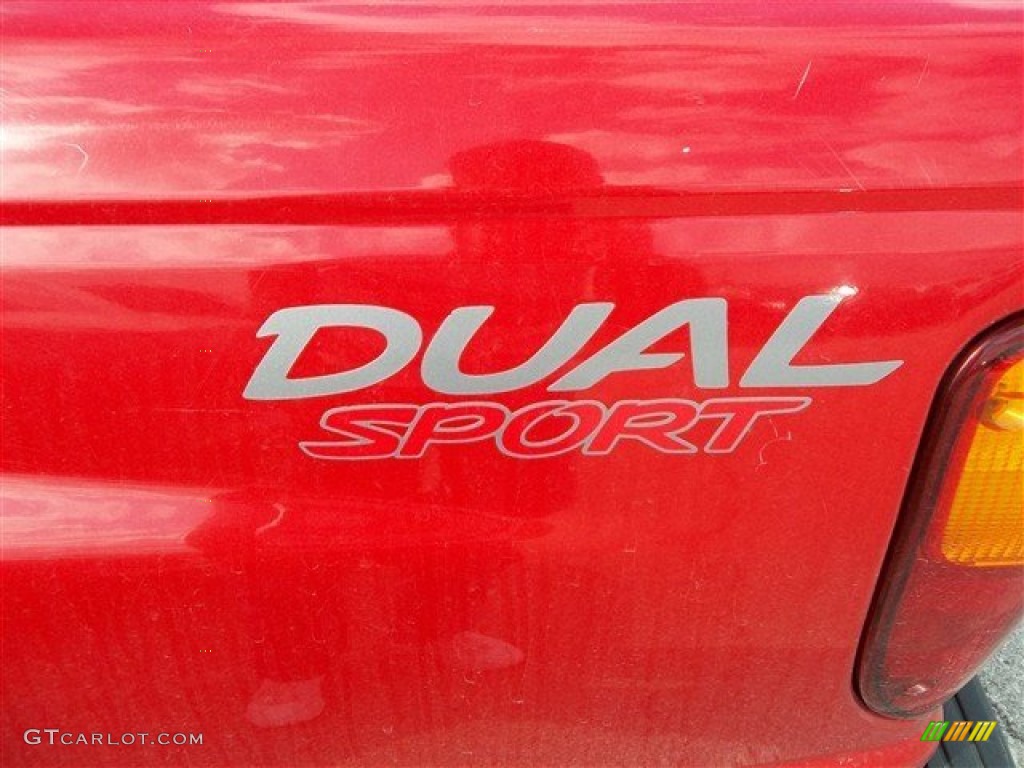 2001 B-Series Truck B3000 Dual Sport Cab Plus - Bright Red / Medium Graphite photo #2
