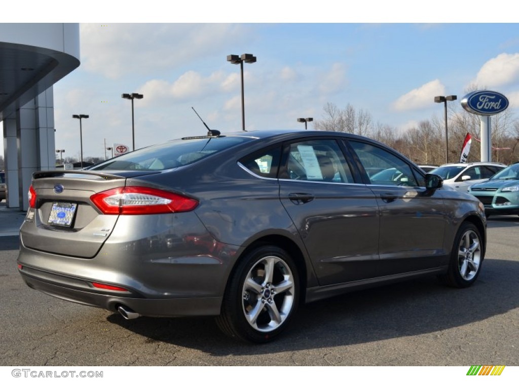 2013 Fusion SE 1.6 EcoBoost - Sterling Gray Metallic / SE Appearance Package Charcoal Black/Red Stitching photo #3