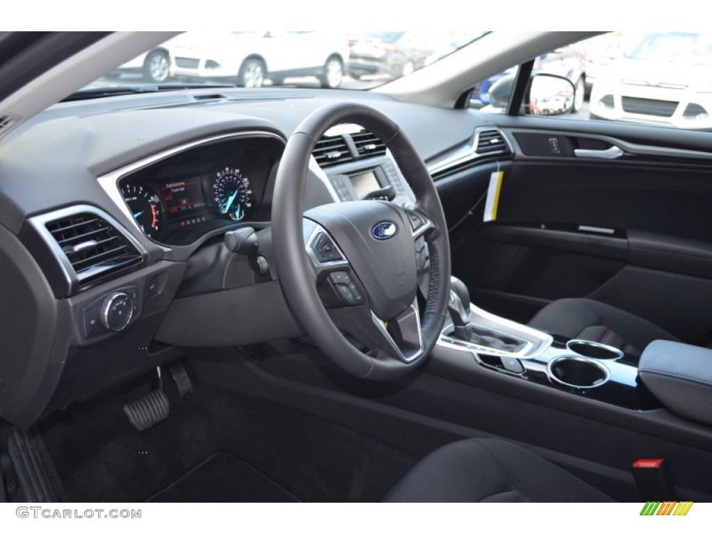2013 Fusion SE 1.6 EcoBoost - Sterling Gray Metallic / SE Appearance Package Charcoal Black/Red Stitching photo #11