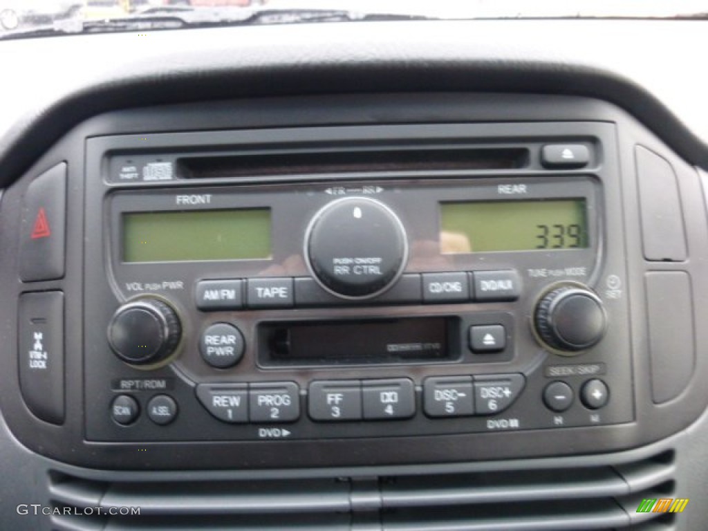 2003 Honda Pilot EX-L 4WD Audio System Photos
