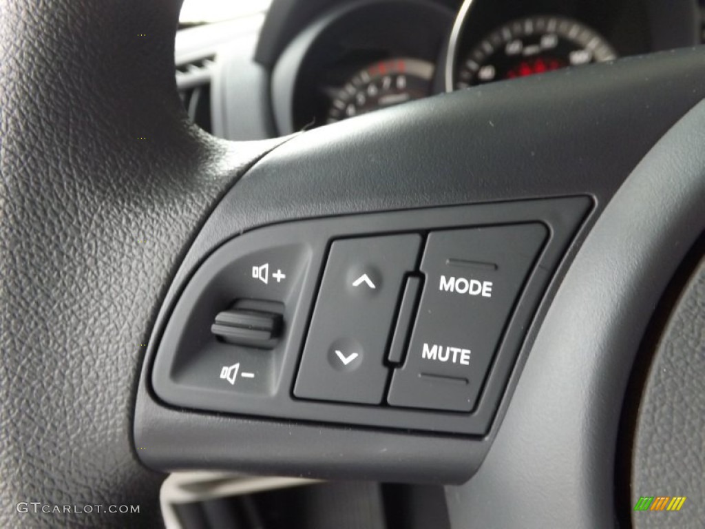 2013 Kia Forte LX Controls Photo #76522694