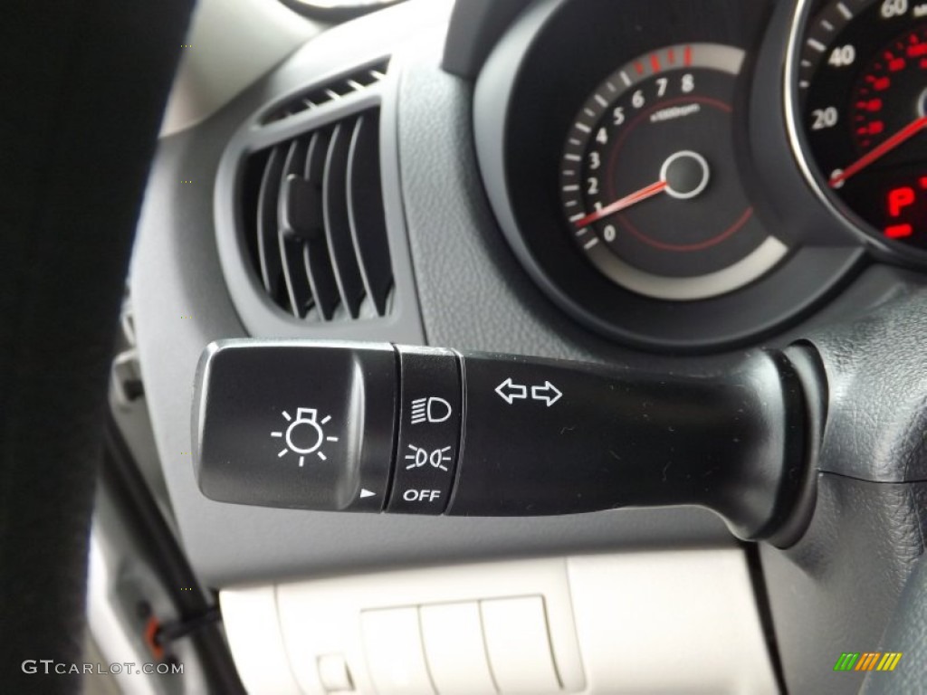 2013 Kia Forte LX Controls Photo #76522730