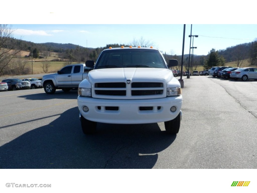 2000 Ram 3500 ST Extended Cab 4x4 Dually - Bright White / Camel/Tan photo #14
