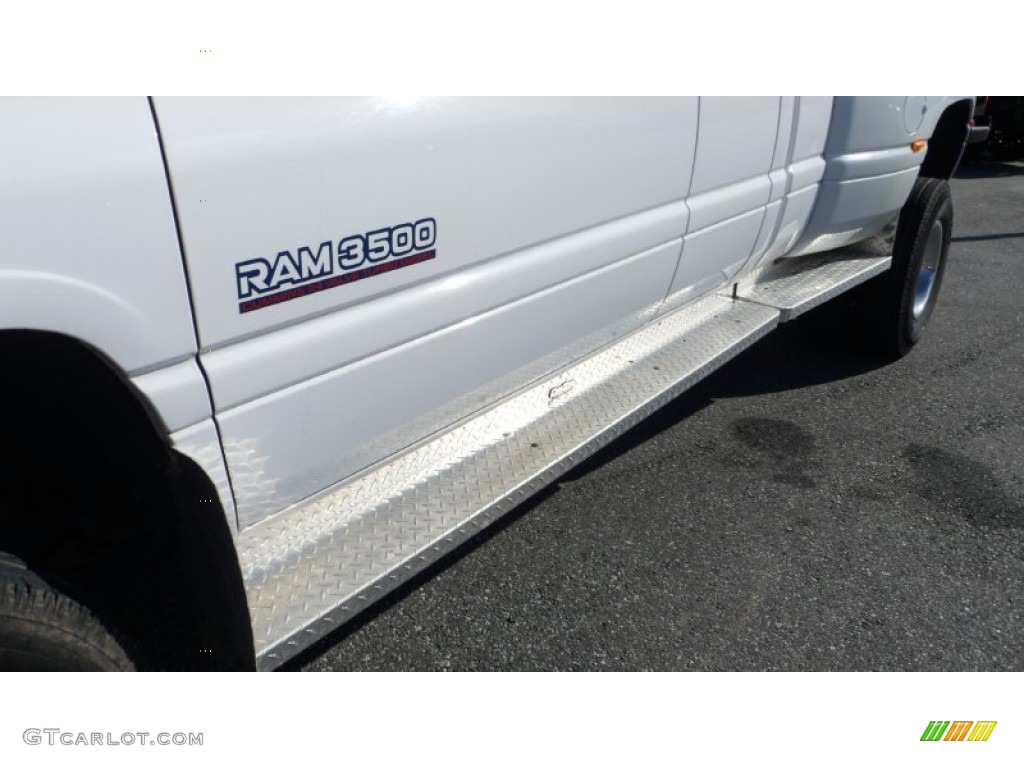 2000 Ram 3500 ST Extended Cab 4x4 Dually - Bright White / Camel/Tan photo #18