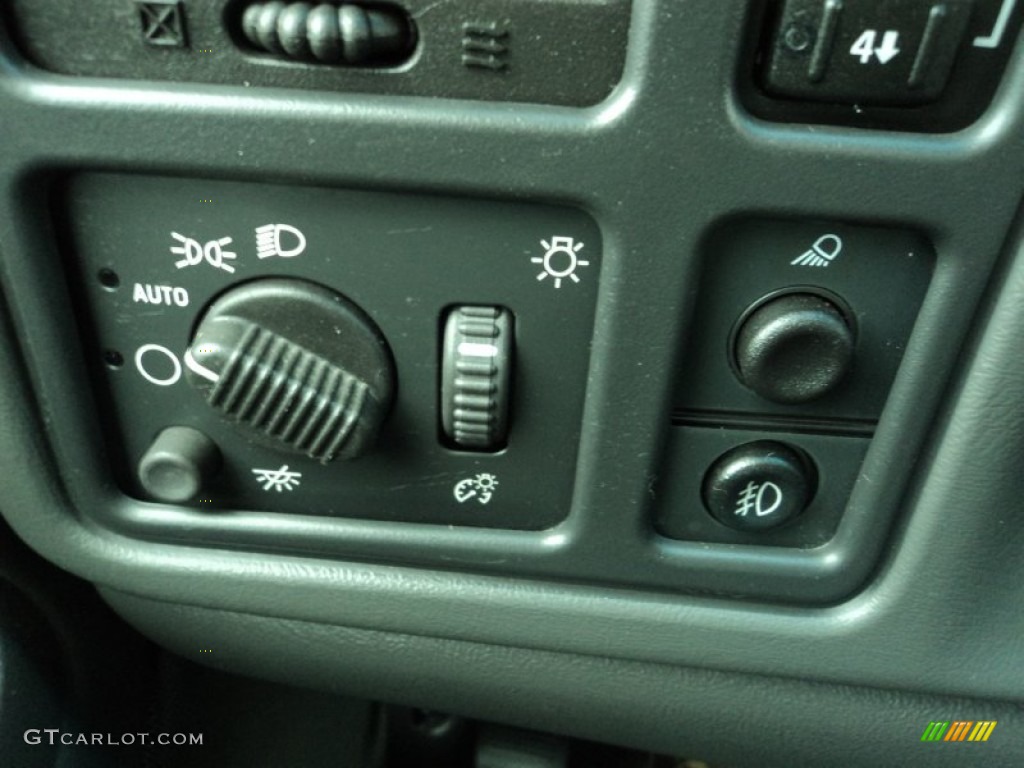 2003 GMC Sierra 1500 SLE Regular Cab 4x4 Controls Photo #76529867