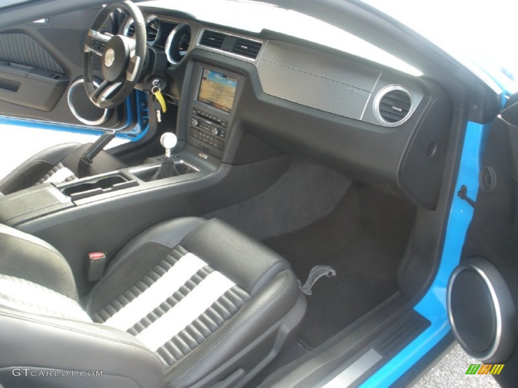 2011 Mustang Shelby GT500 Coupe - Grabber Blue / Charcoal Black/White photo #24